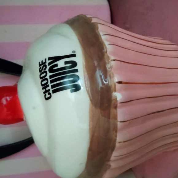 Juicy couture cupcake piggy bank - Picture 4 of 4